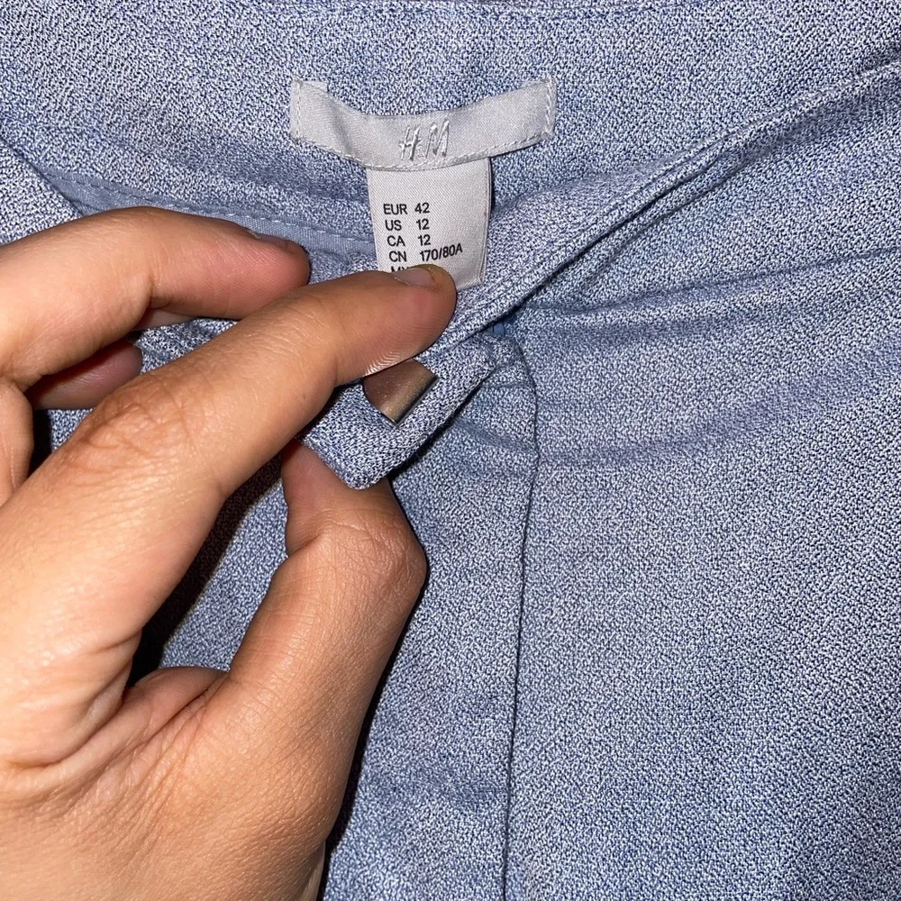 H&M Textured Blue Top - Picture 2 of 3